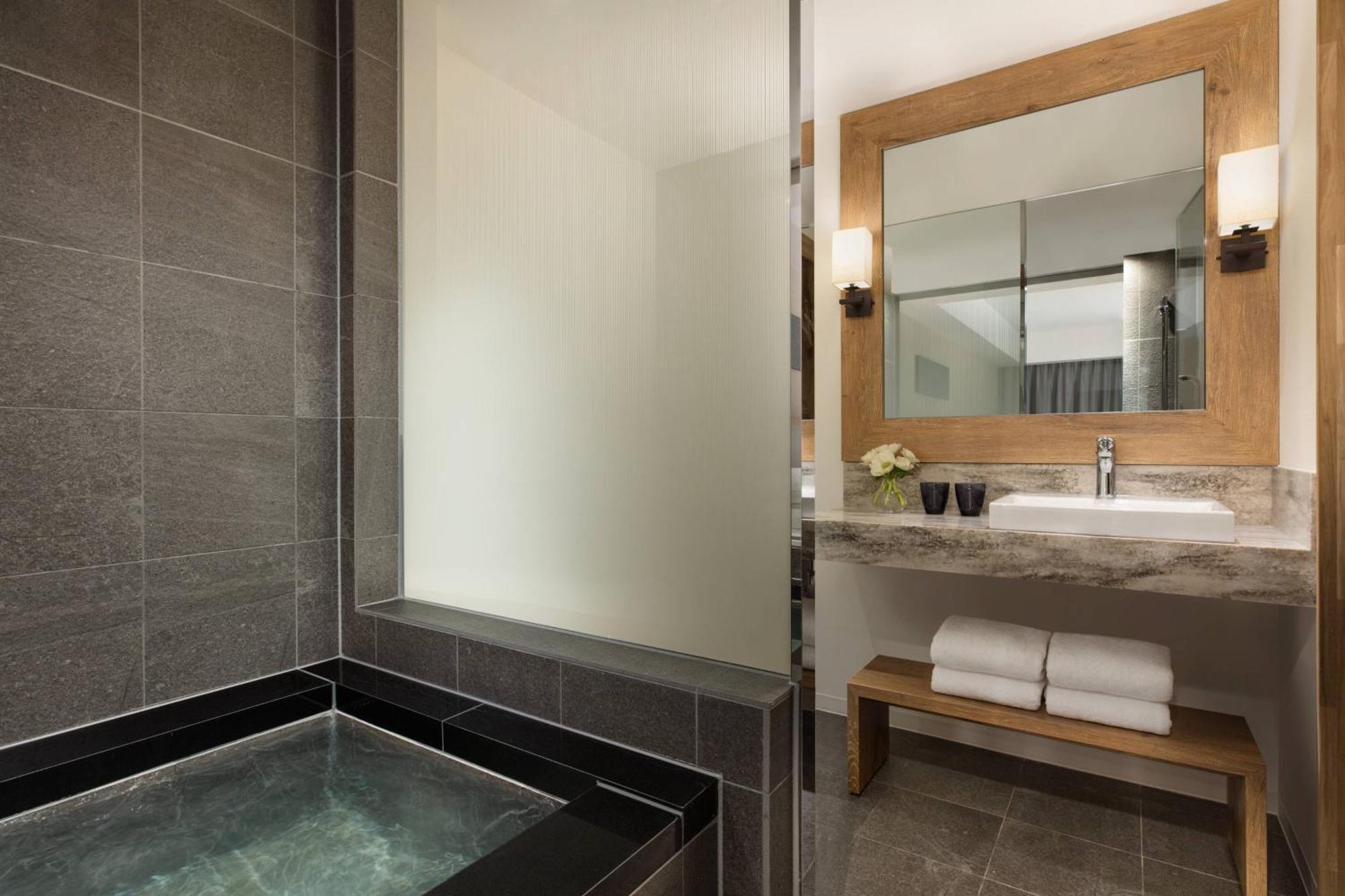 מלון Courtyard By Marriott האקובה מראה חיצוני תמונה