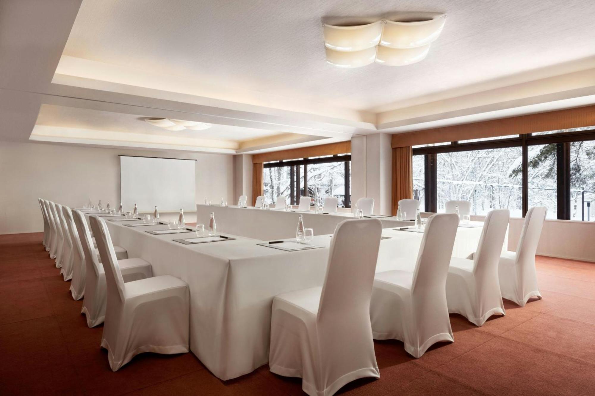מלון Courtyard By Marriott האקובה מראה חיצוני תמונה