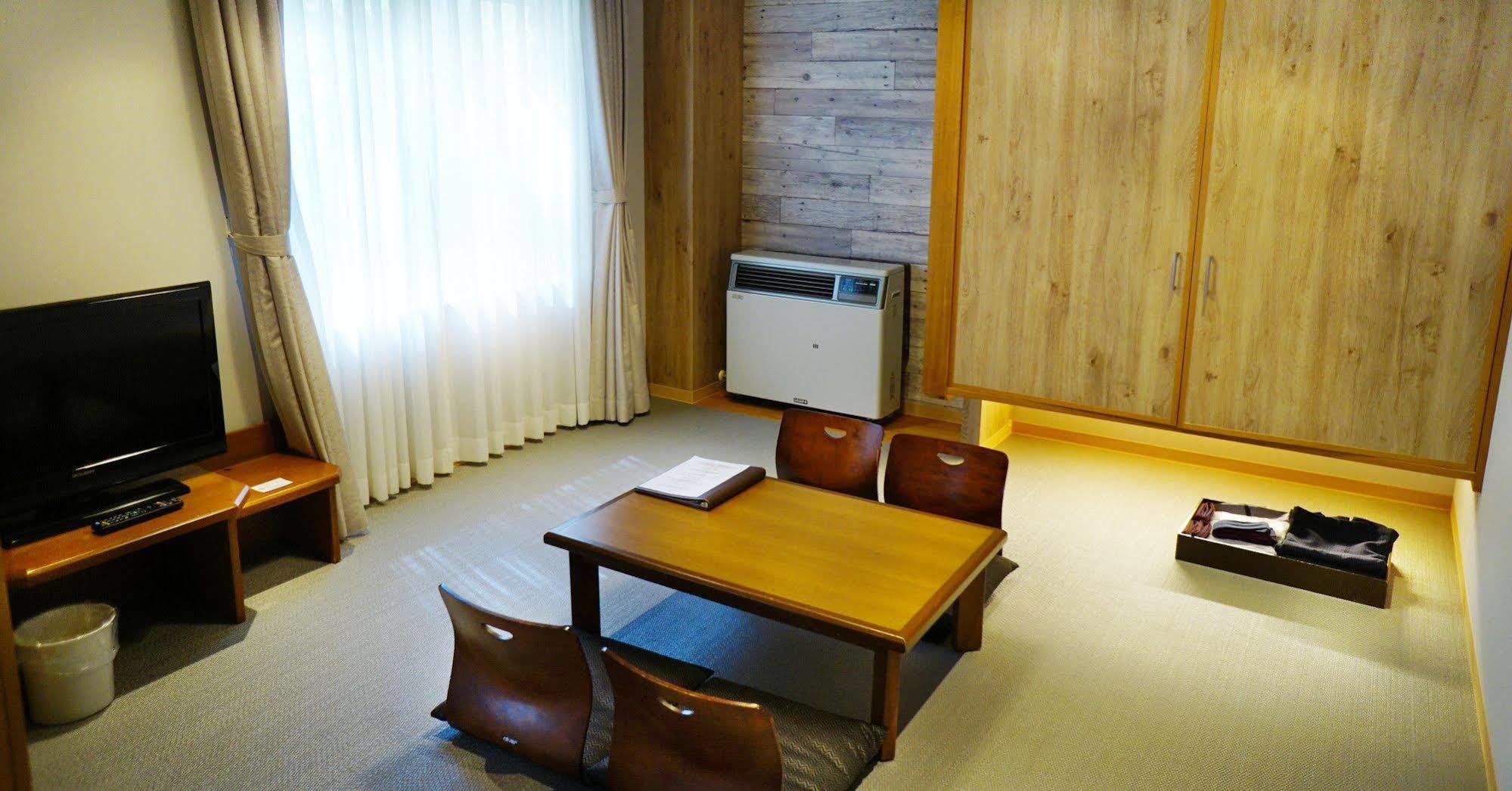 מלון Courtyard By Marriott האקובה מראה חיצוני תמונה