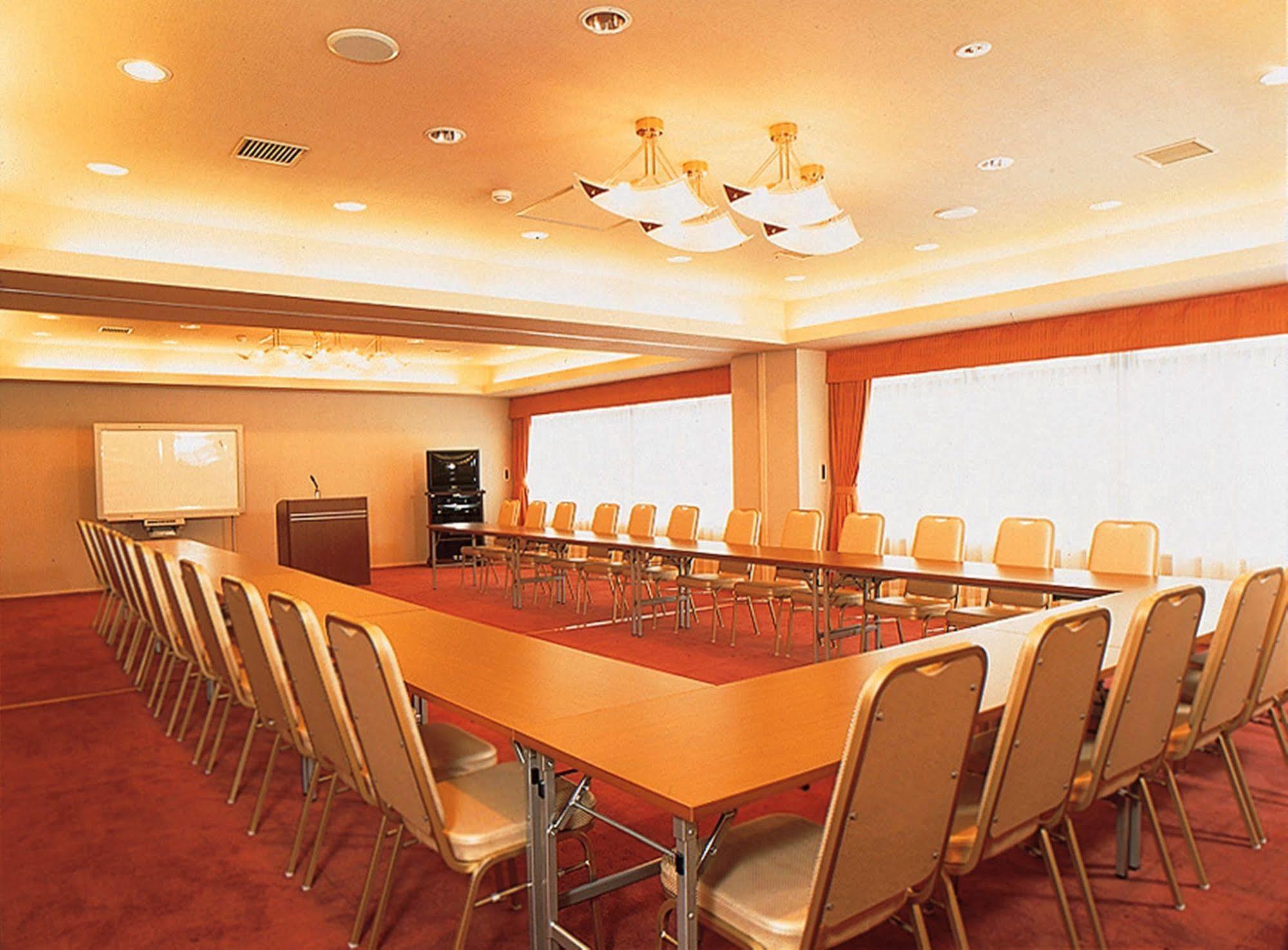 מלון Courtyard By Marriott האקובה מראה חיצוני תמונה